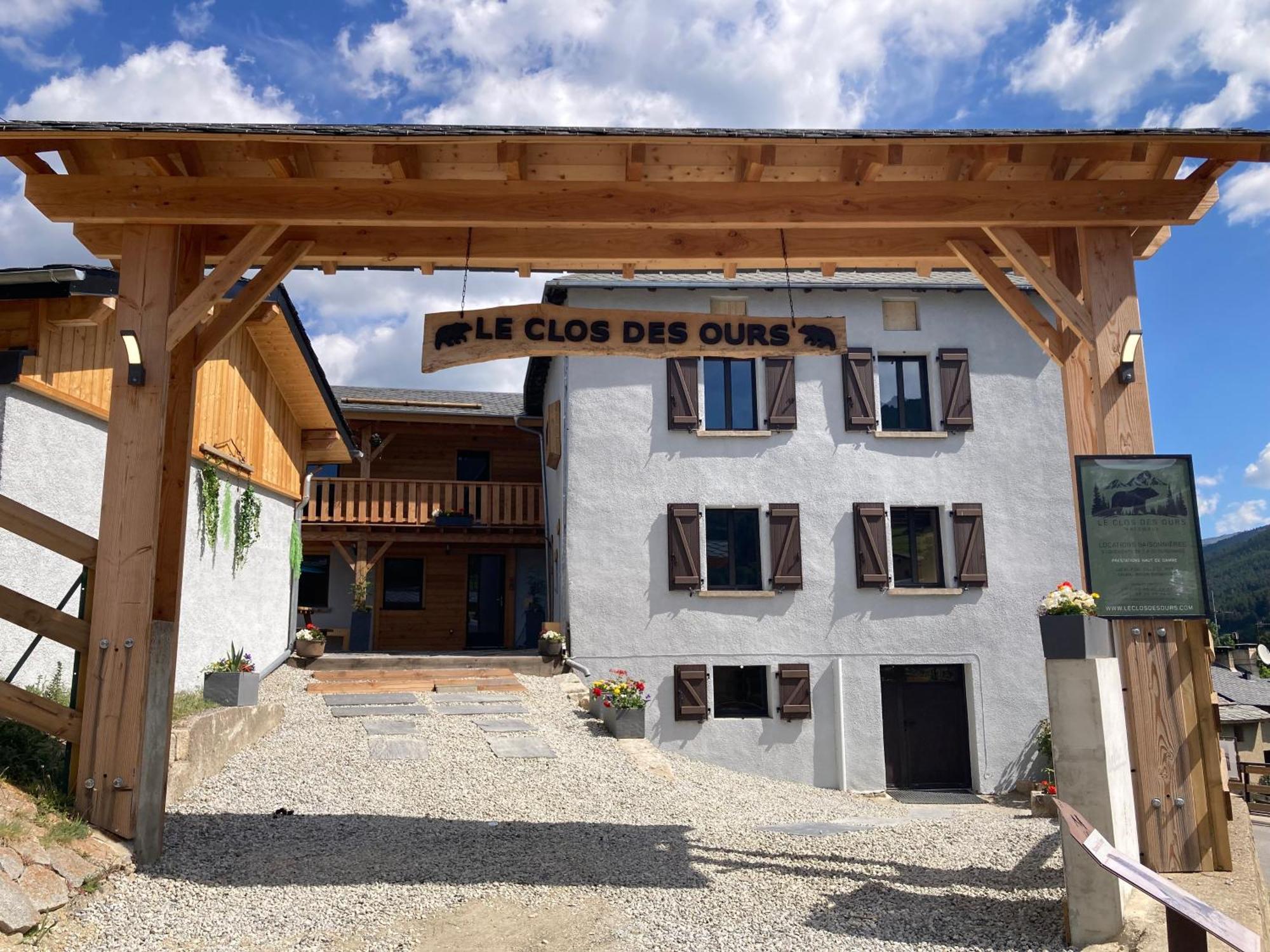 Maison Canelle Le Clos Des Ours Matemale Exterior photo