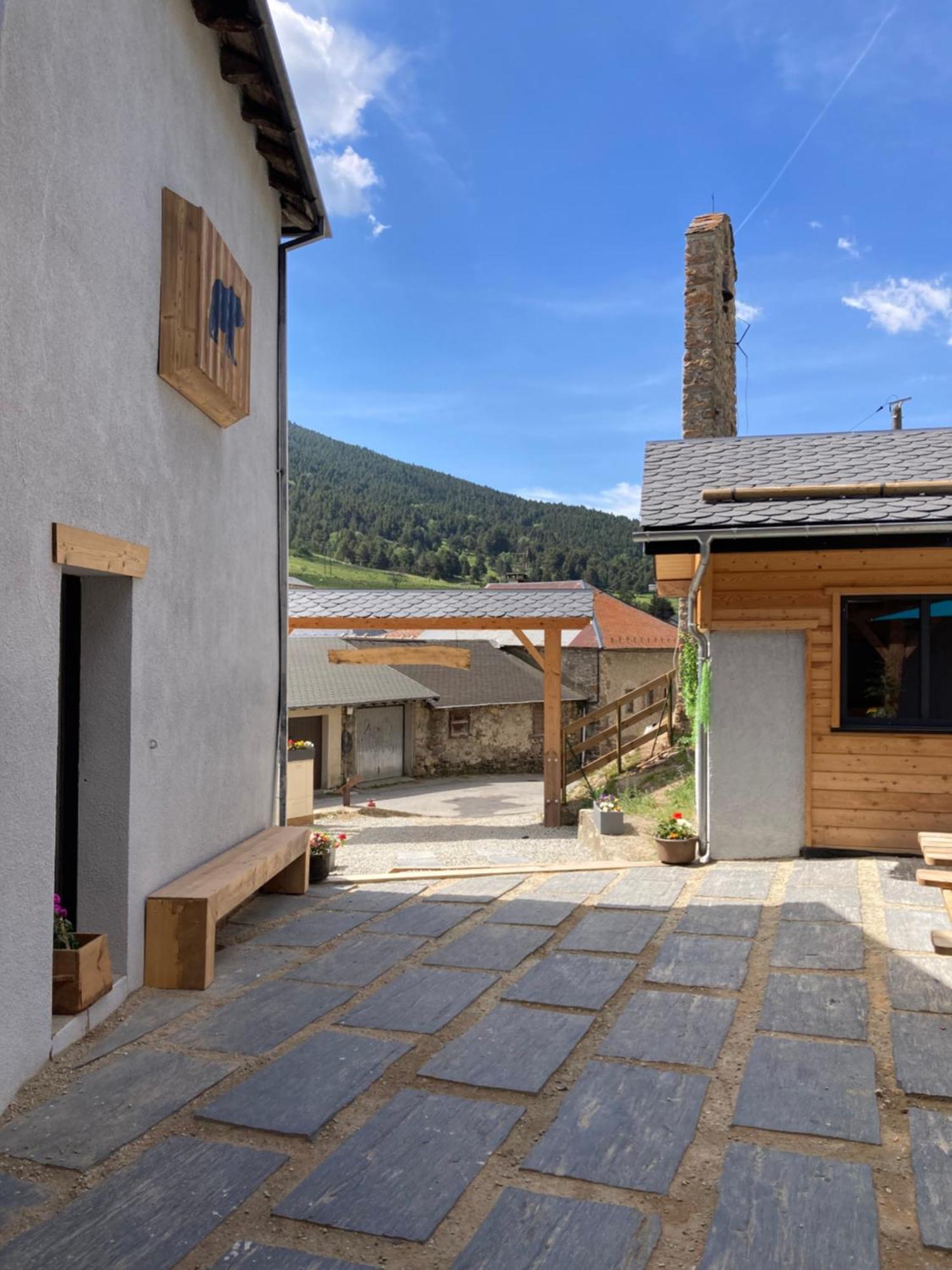 Maison Canelle Le Clos Des Ours Matemale Exterior photo