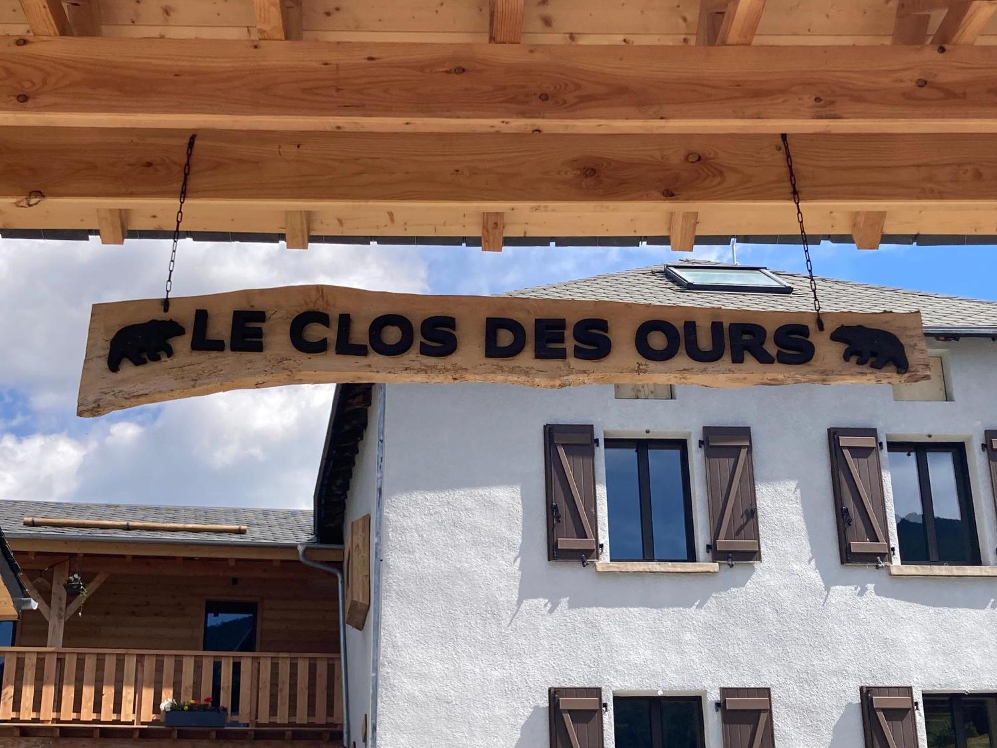 Maison Canelle Le Clos Des Ours Matemale Exterior photo